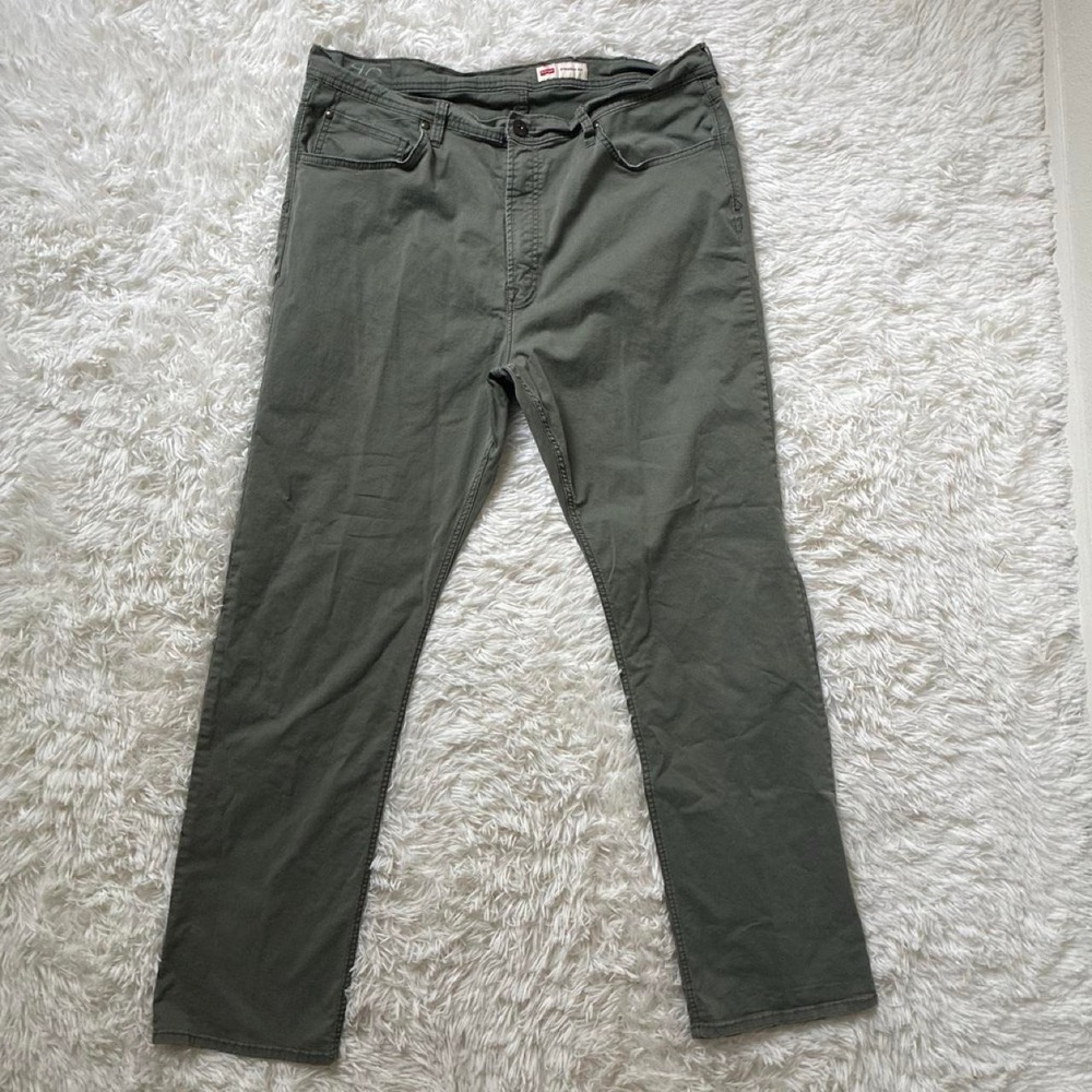 Wrangler straight fit olive green pants casual millennial office rugged workwear